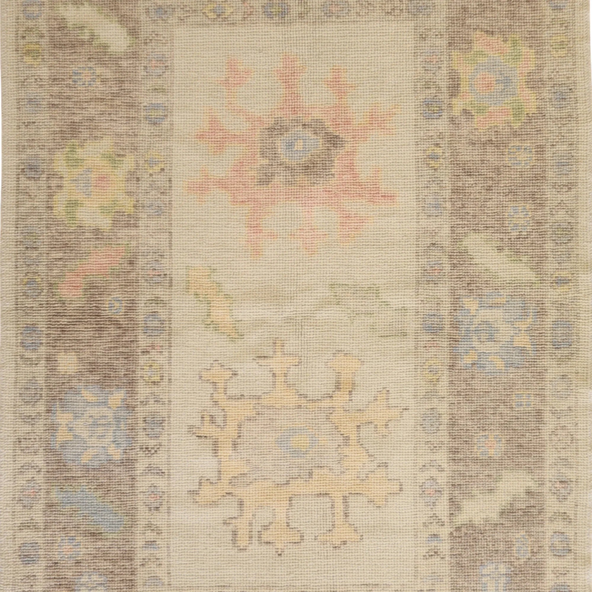 4'0" x 5'11" BEIGE AND GRAY OUSHAK GEOMETRIC TURKISH RUG
