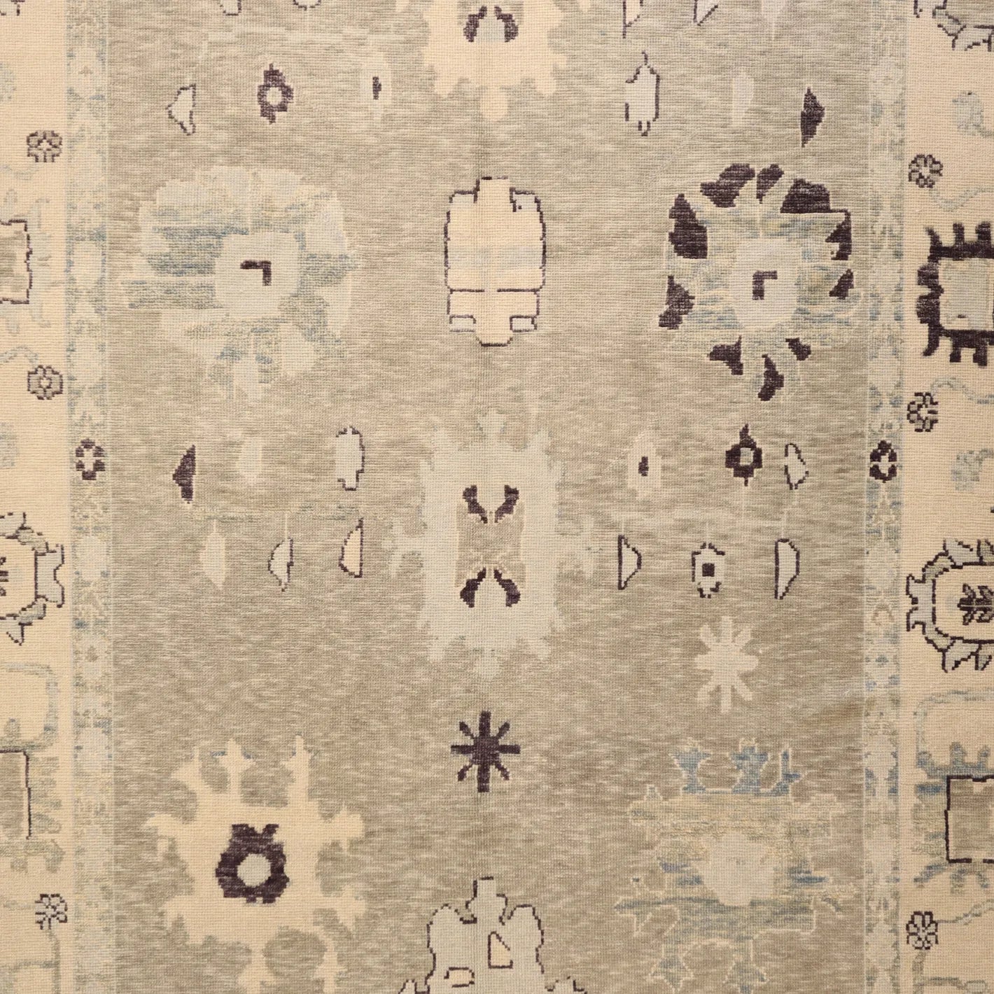 8'11" x 10'4" GRAY AND BEIGE OUSHAK TURKISH GEOMETRIC RUG