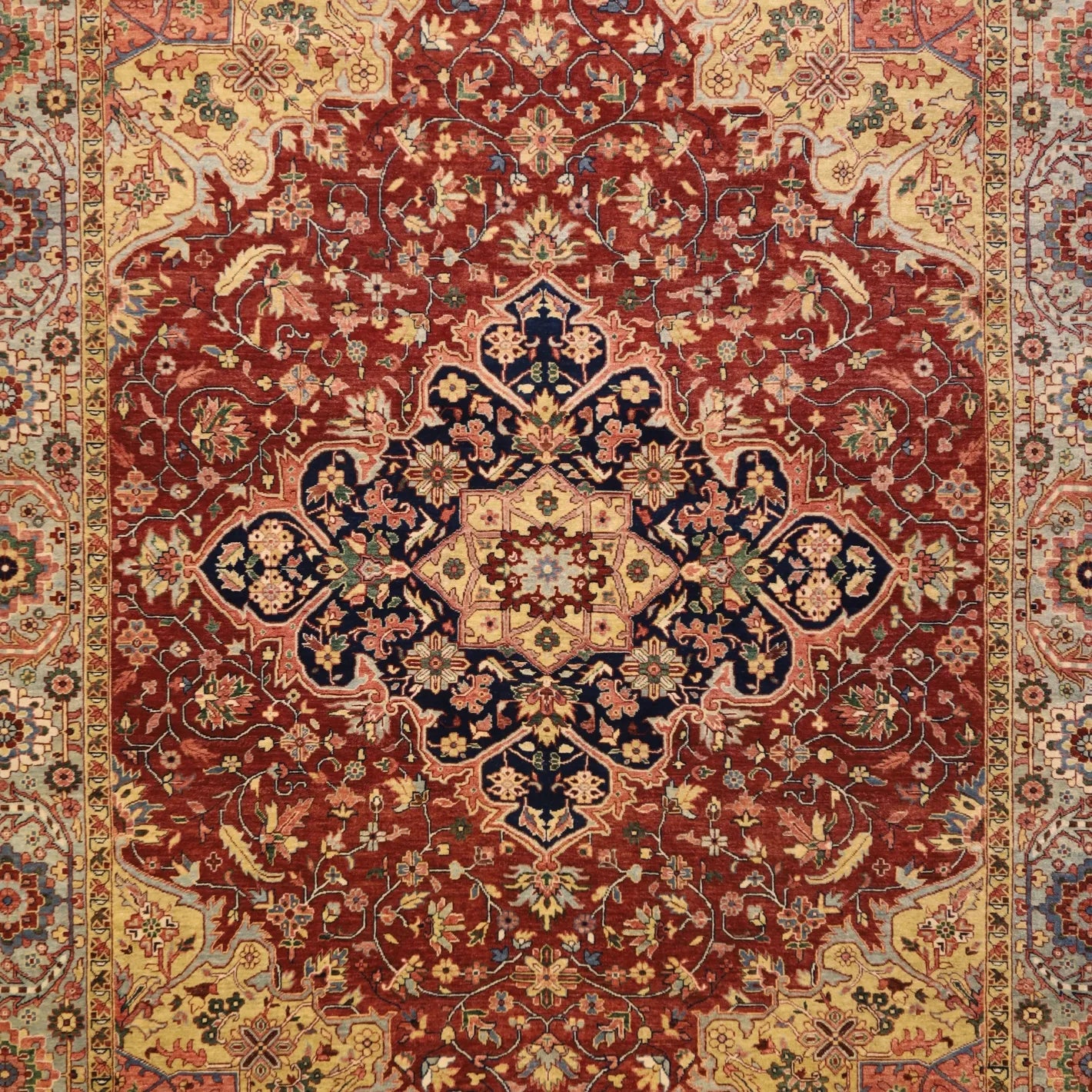 7'11" x 10'1" RED AND GREEN SERAPI INDIAN GEOMETRIC RUG