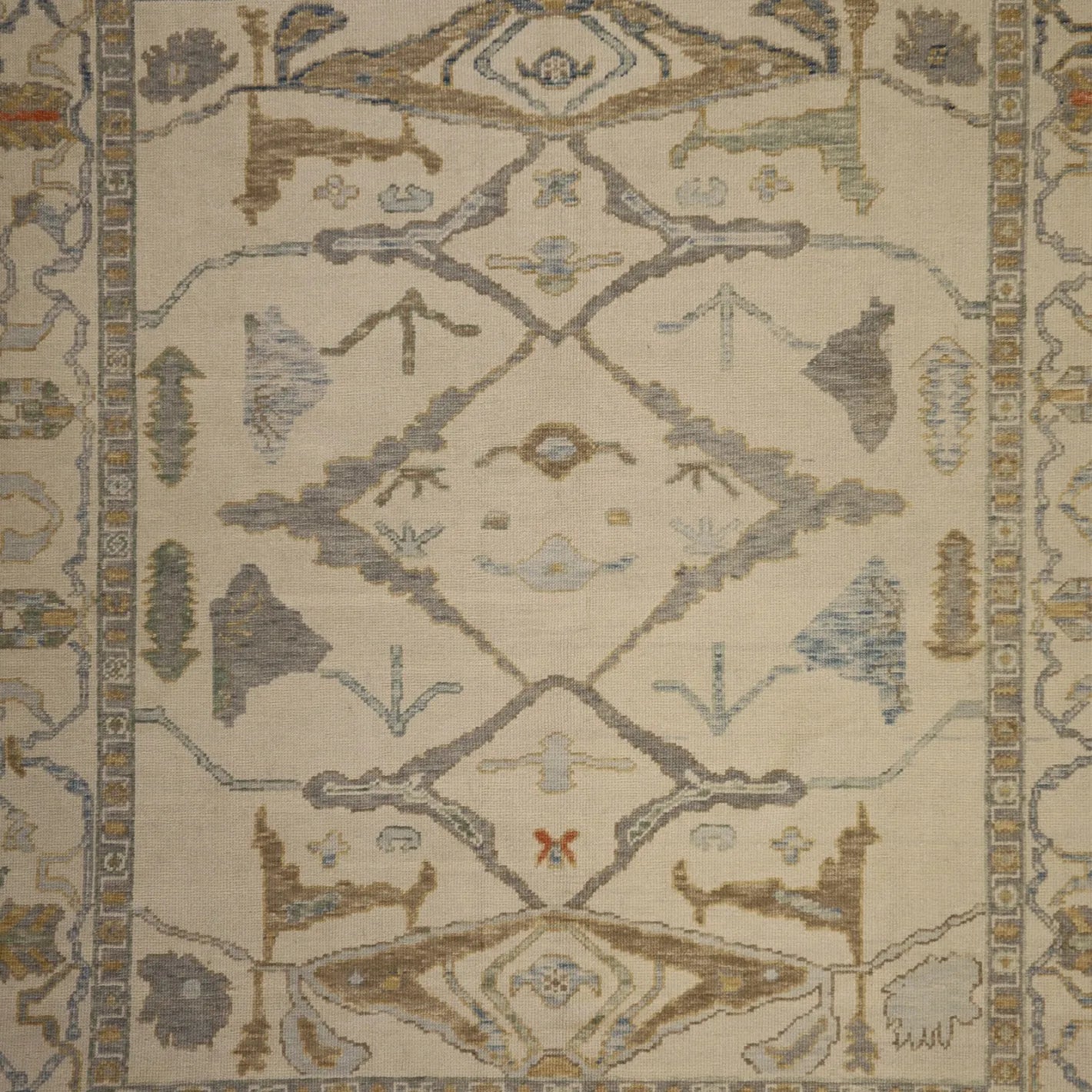 8'4" x 9'5" GRAY AND GRAY OUSHAK TURKISH GEOMETRIC RUG