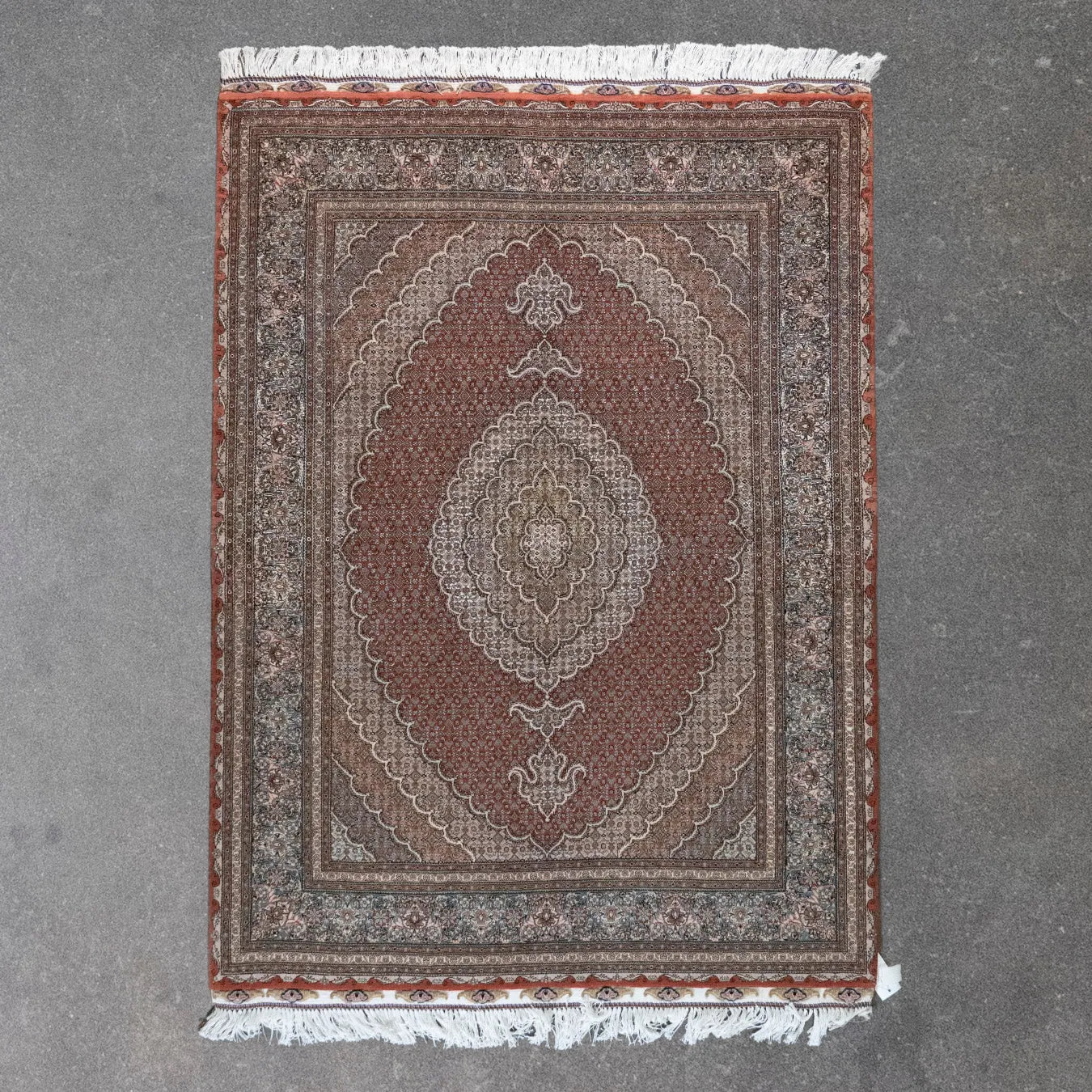 4' 11" x 6' 9" - BEIGE AND GREEN TABRIZ FISH DESIGN PERSIAN RUG ( 150 x 206 CM )