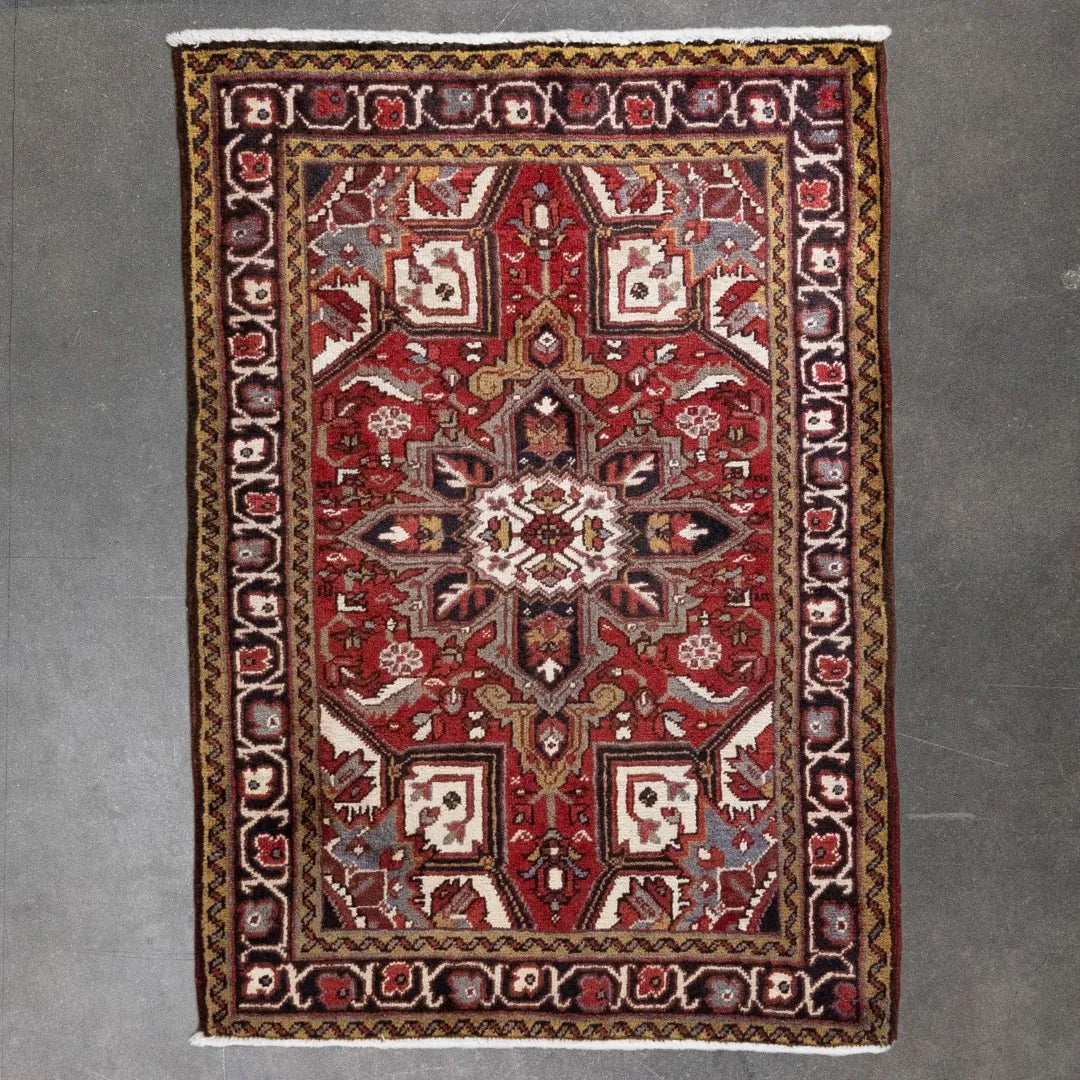 3' 1" x 4' 5" - RED AND NAVY HERIZ GEOMETRIC PERSIAN RUG ( 94 x 134 CM )