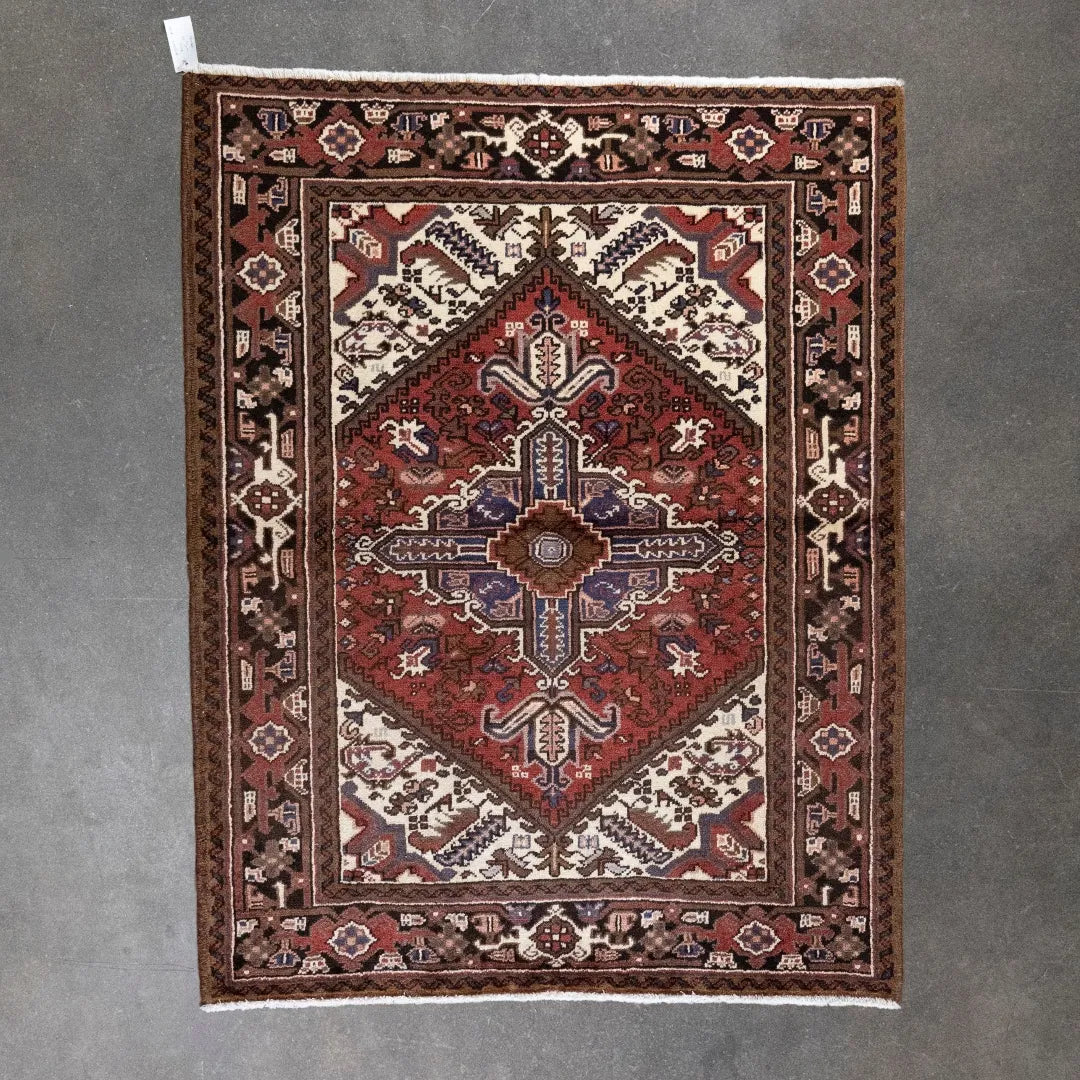 4' 11" x 6' 2" - RED AND NAVY HERIZ GEOMETRIC PERSIAN RUG ( 150 x 188 CM )