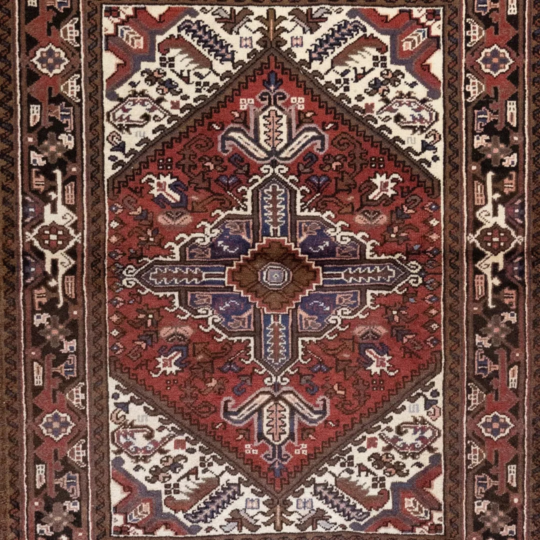 4' 11" x 6' 2" - RED AND NAVY HERIZ GEOMETRIC PERSIAN RUG ( 150 x 188 CM )