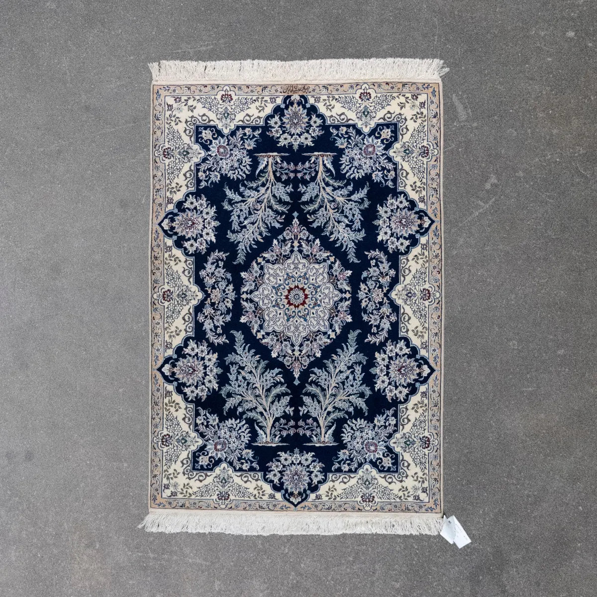 3' 3" x 4' 10" - NAVY AND BEIGE NAEIN FLORAL PERSIAN RUG ( 99 x 147 CM )